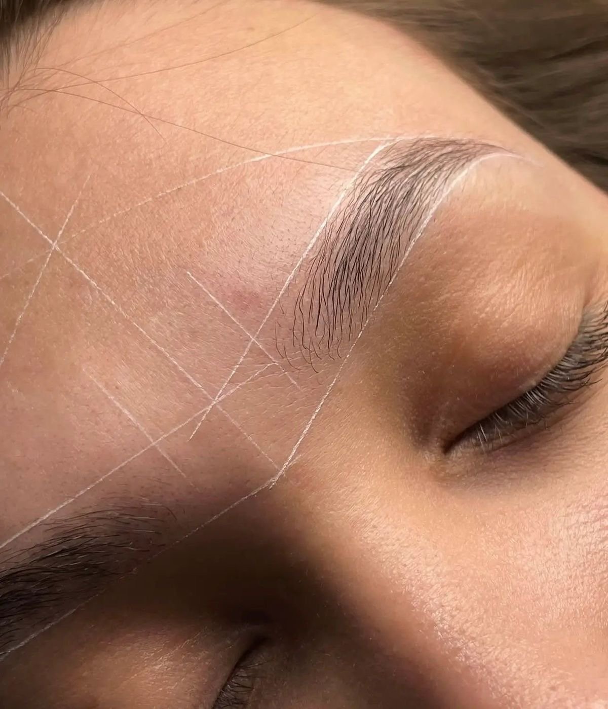 Brow styling — dettaglio 2